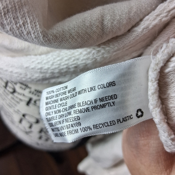 Universal Thread Cream Sweatshirt "Merry" Detail Medium - Picture 5 of 5